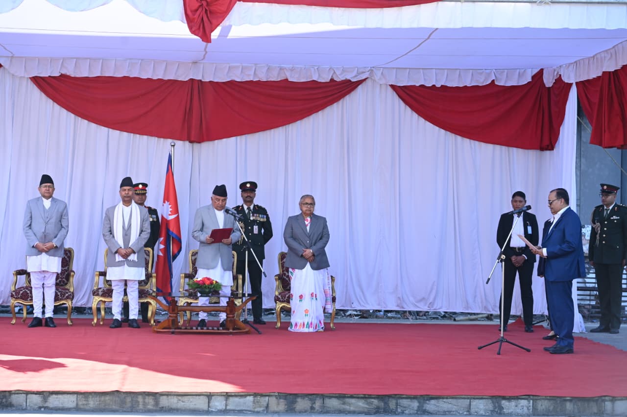 सुरेन्द्र लाभ कर्णले लिए पद तथा गोपनियताको शपथ